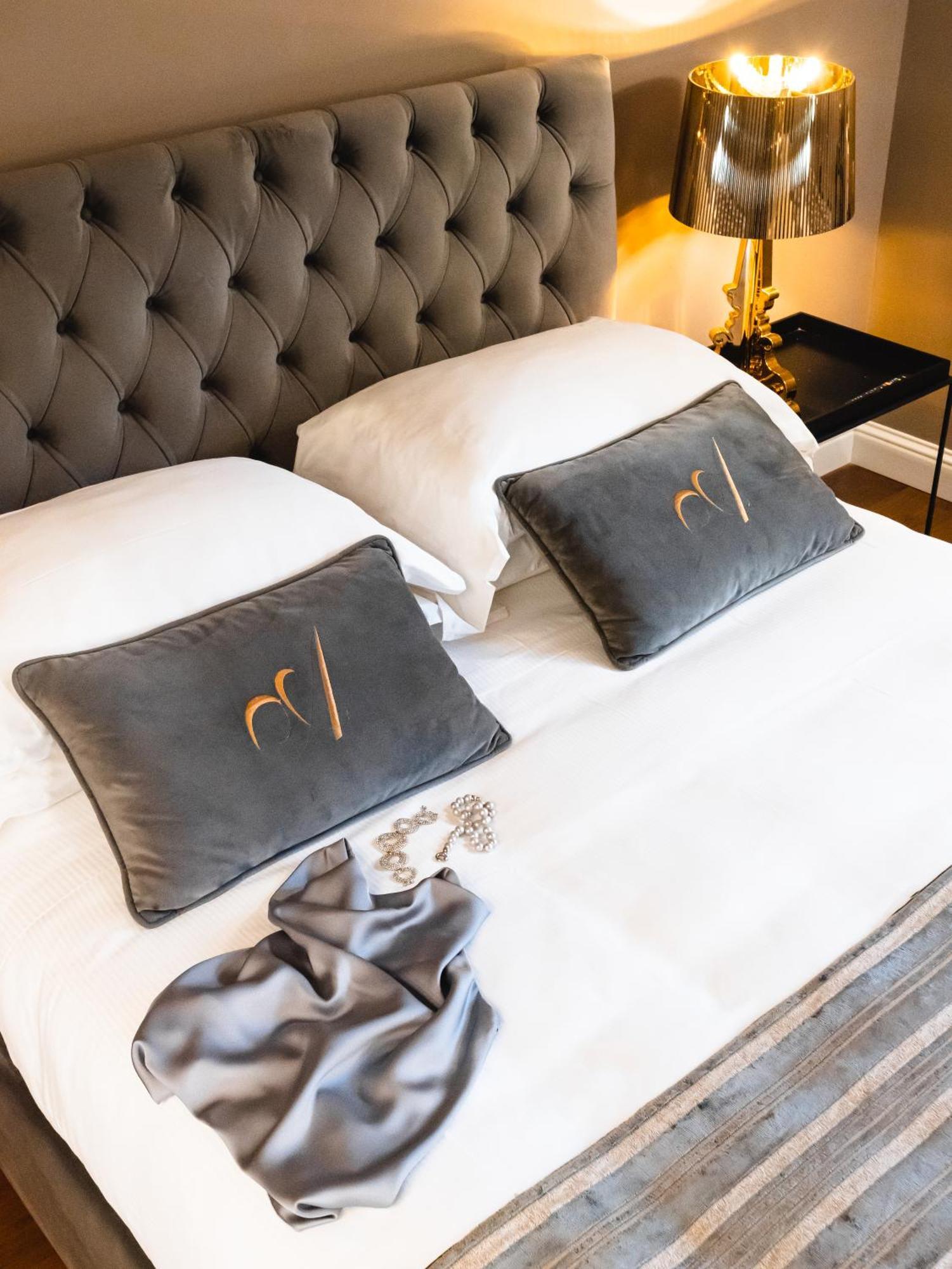 L'Americano Luxury Rooms キアーヴァリ エクステリア 写真